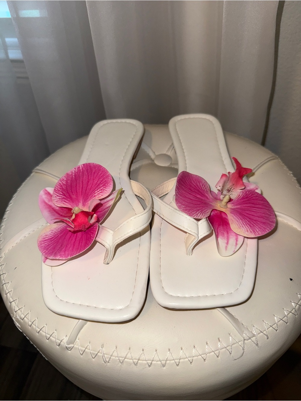 White Women's Square-Toe Flip Flop Sandals with Pink Flower Accent